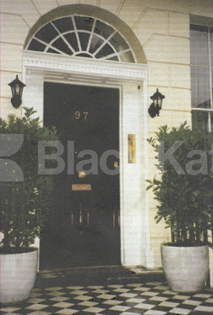 			new instruction, 2 Bedroom, 1 bath, 1 reception Flat			 Gloucester Place, Marylebone